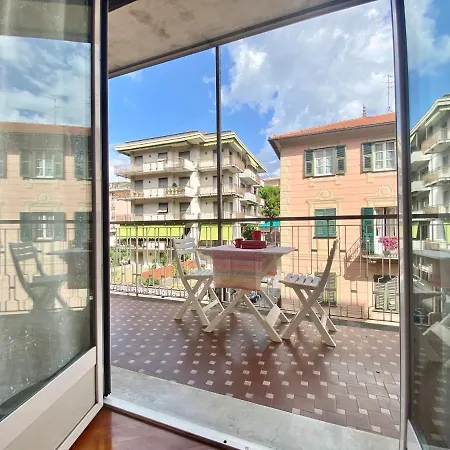 Casaviva - Elegant Bilo With Parking In Rapallo