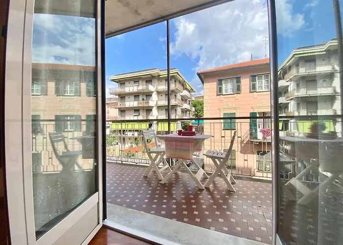 Casaviva - Elegant Bilo With Parking In Rapallo